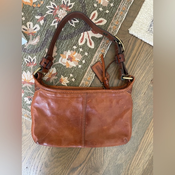 Vintage Coach Bag. In very good condition. Some scratches very clean inside!! - Picture 2 of 8